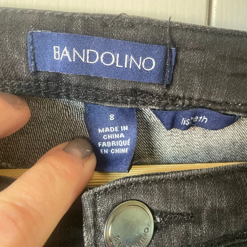 Bandolino | Lisbeth floral embroidered skinny jeans. Size 8. Stretch.